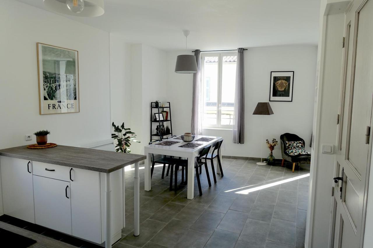 Maison Carree/Coeur Historique De Nimes - Superbe Appt 55M² Екстериор снимка