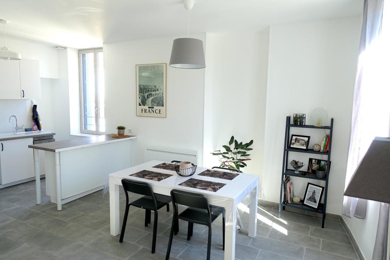 Maison Carree/Coeur Historique De Nimes - Superbe Appt 55M² Екстериор снимка